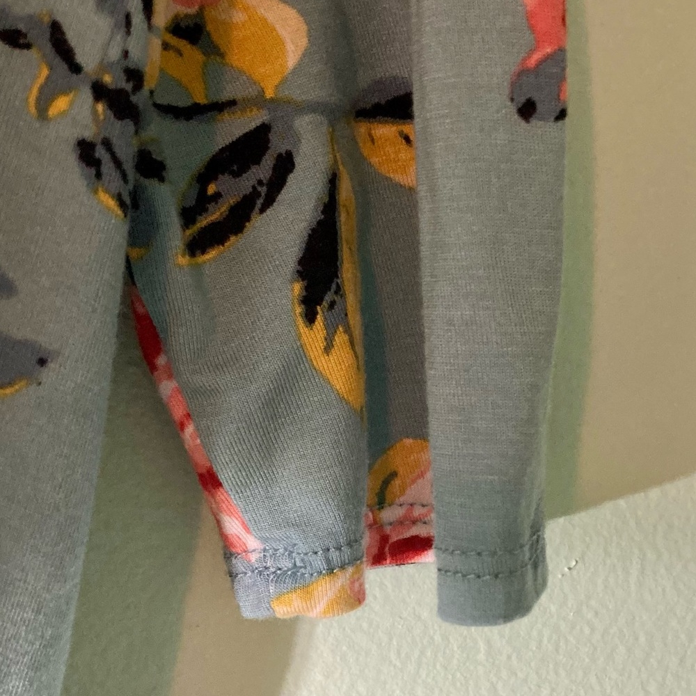 Floral Top - Picture 5 of 7